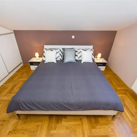 Apartman My Dalmatia - Penthouse With Shared Pool