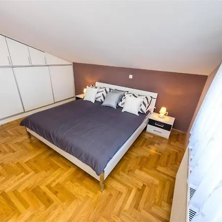 My Dalmatia - Penthouse With Shared Pool * Zára