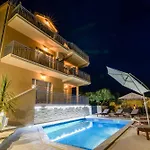 My Dalmatia - Penthouse With Shared Pool *