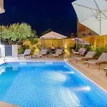 My Dalmatia - Penthouse With Shared Pool Apartment *
