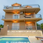 Apartment My Dalmatia - Penthouse With Shared Pool Zadar