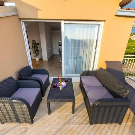 My Dalmatia - Penthouse With Shared Pool