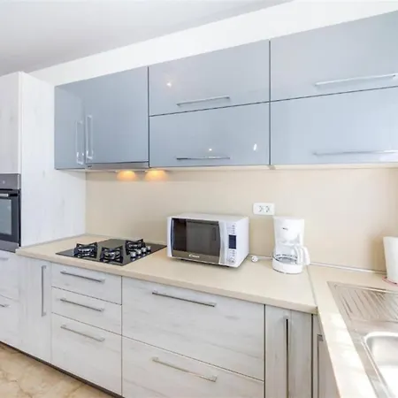 My Dalmatia - Penthouse With Shared Pool Apartmán